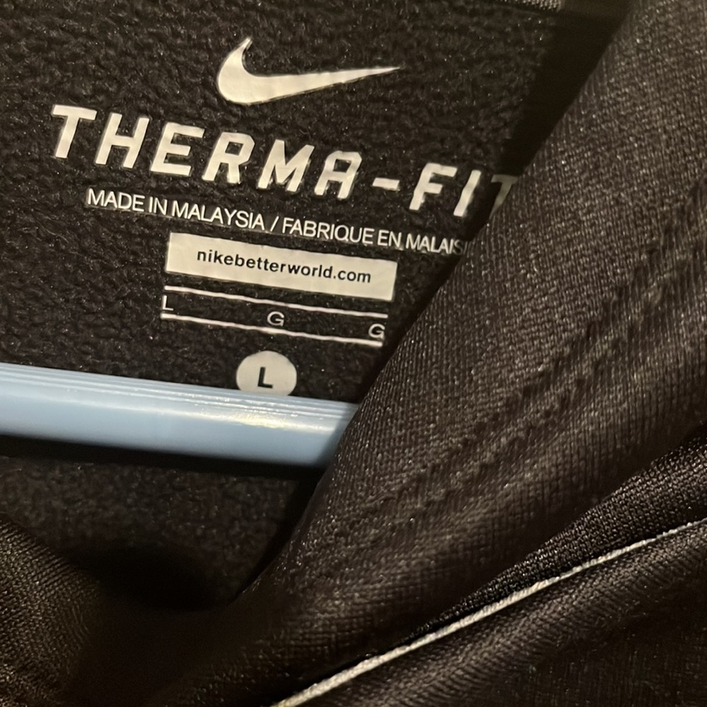Nike - Picture 3 of 3